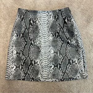 Dynamite gray black faux leather snake print mini skirt pleather animal print S